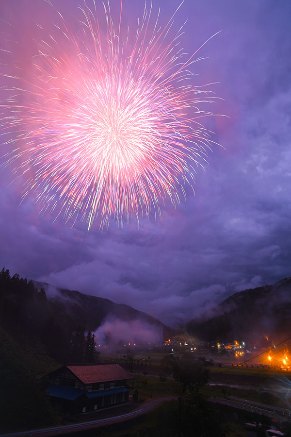 ごろまるだより2024夏号_入選「幻想の花火」丹羽 明仁さま